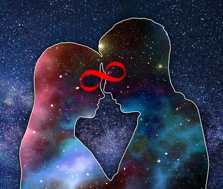 Silueta de un hombre y una mujer sobre el cosmos con el símbolo del infinito en la mirada